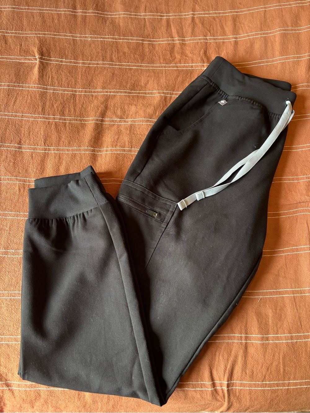 FIGS Black Zamora Jogger Scrub Pants (S/reg)